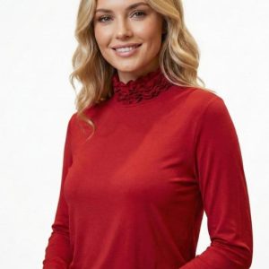 Camisola de mangas compridas com gola subida