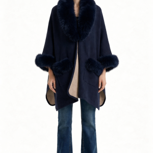 Capa pelo sintético com bolsos