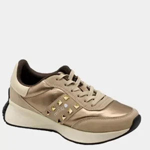 Sapatilhas com tachas